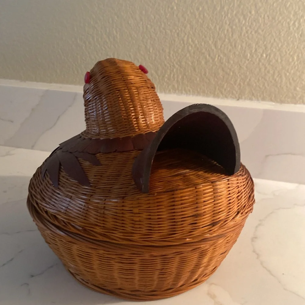 Vintage Chicken Basket with Lid